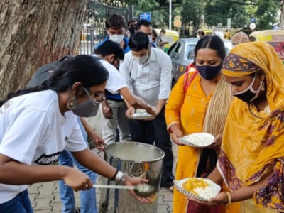 Food donation drive In East Delhi